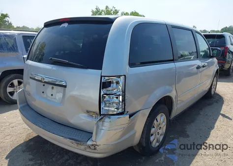 2008 Chrysler Town & Country Lx из США, поврежденный, VIN 2A8HR44H08R112033